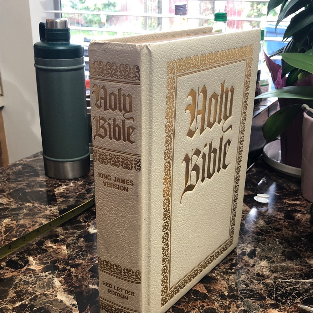 Holy Bible King James Version White and Gold Hardcover 1973